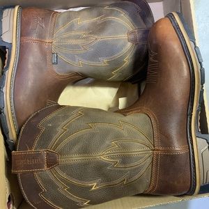 NEW with box. Irish setter by red wing. Inserts available(see listing) size 10.5